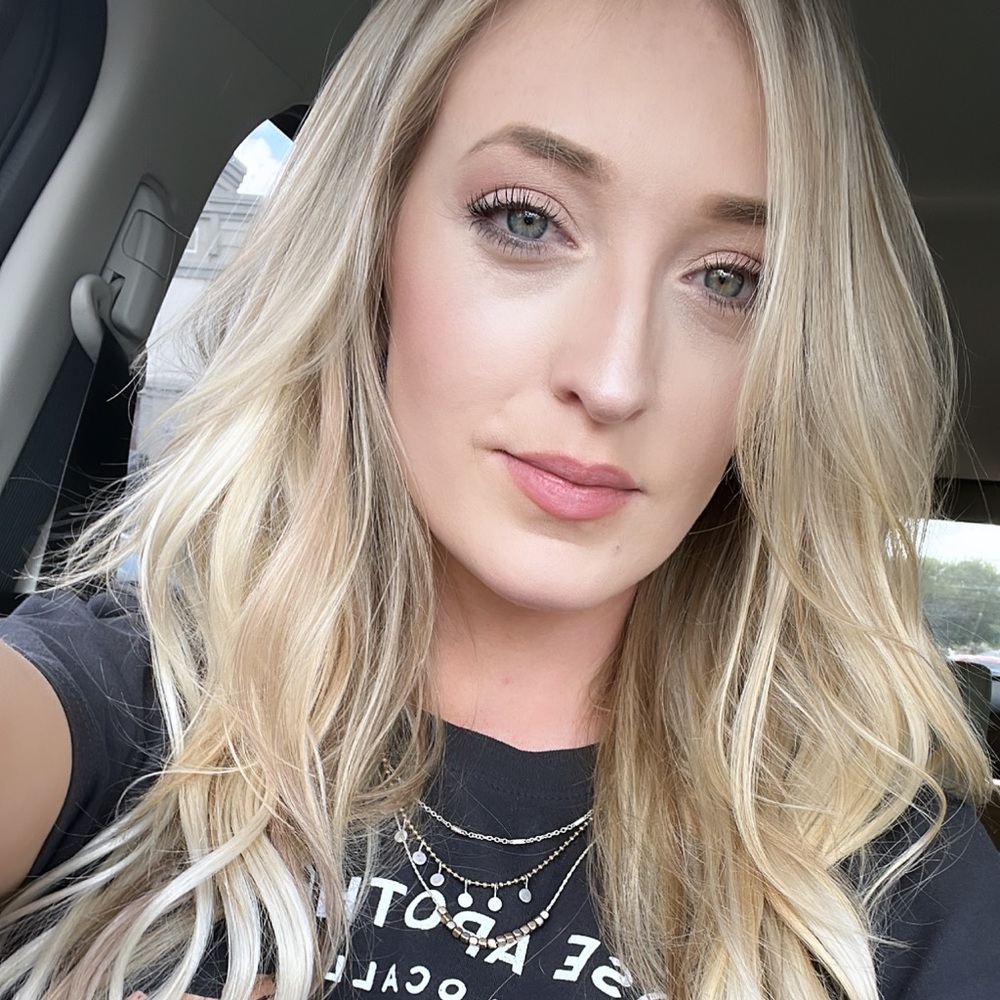 Meet your Posher, Cori